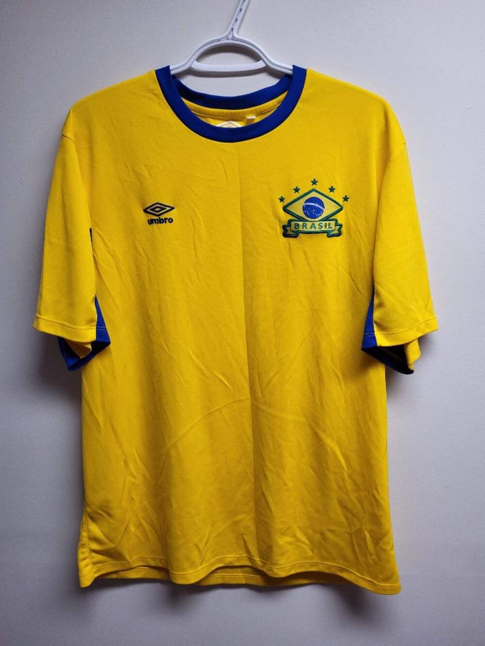 Umbro Brazil Brasil Soccer Jersey Men's Large Yellow Blue Football Fan Shirt